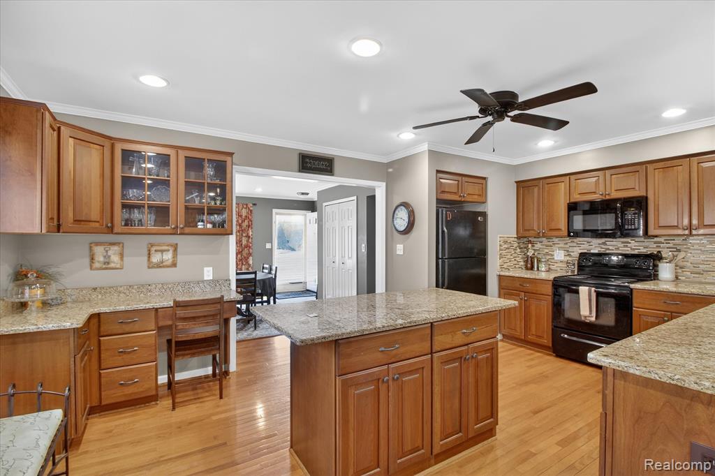 15715 Exeter Court, Fraser, MI 48026 — Photo 12