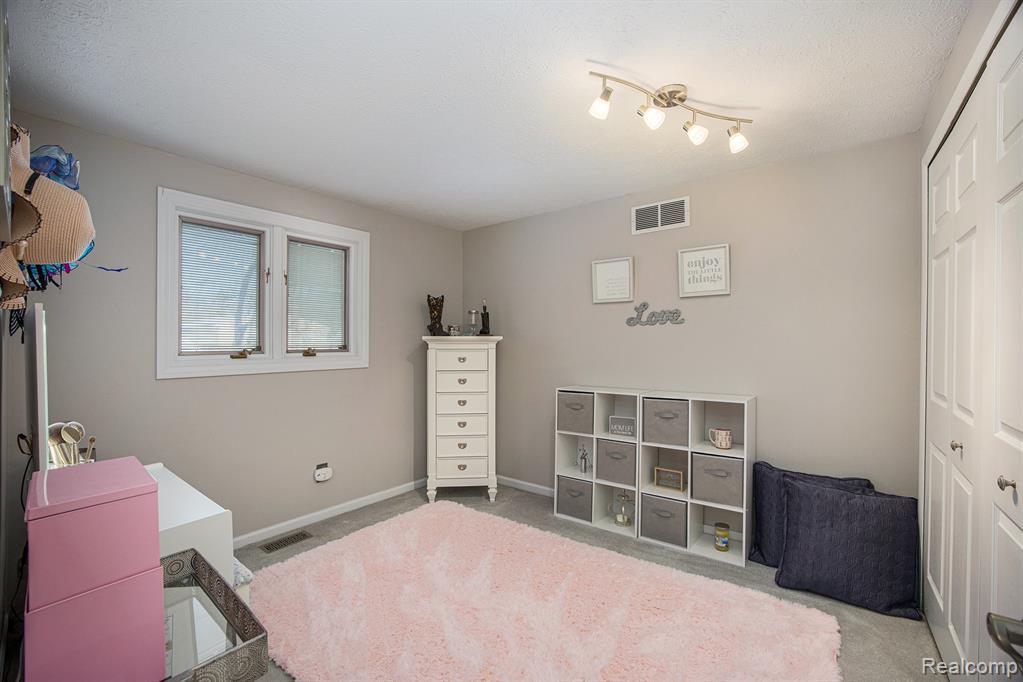 4151 Cambridge Crescent Drive, Troy, MI 48085 — Photo 17