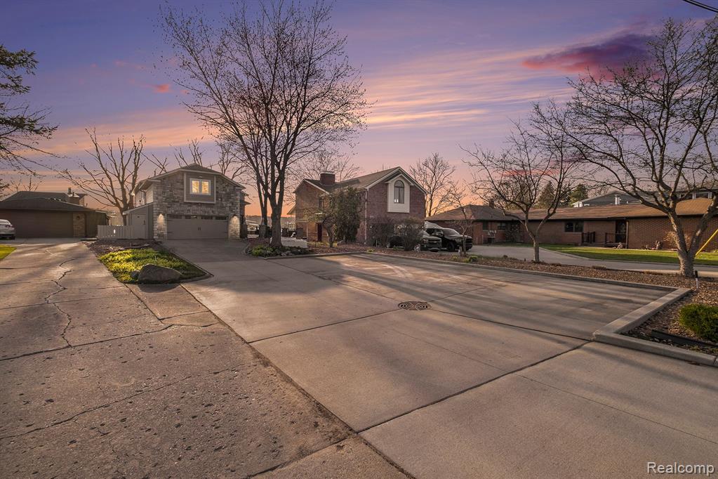 8460 WOODLAND SHORE Drive, Brighton, MI 48114 — Photo 56