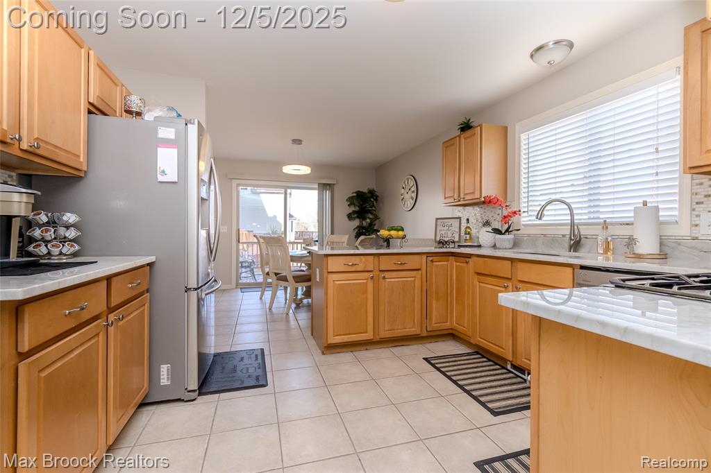 6157 Lochmore Drive, Commerce Twp, MI 48382 — Photo 25