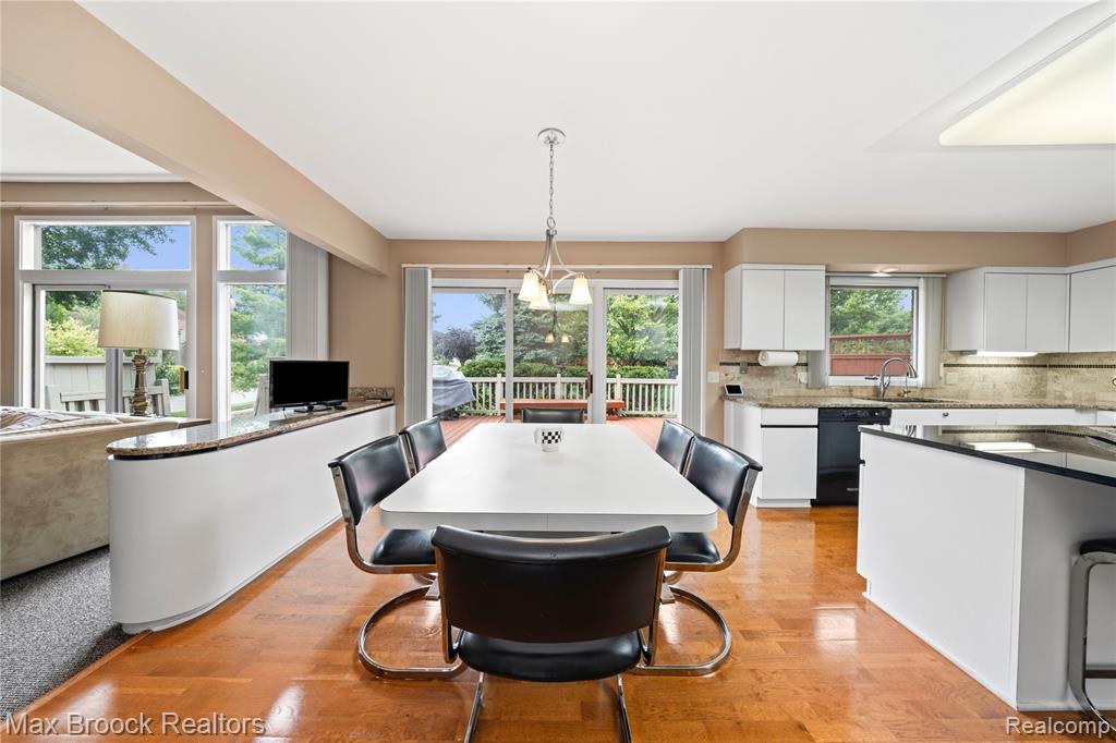6684 Stonebridge E, West Bloomfield, MI — Photo 21