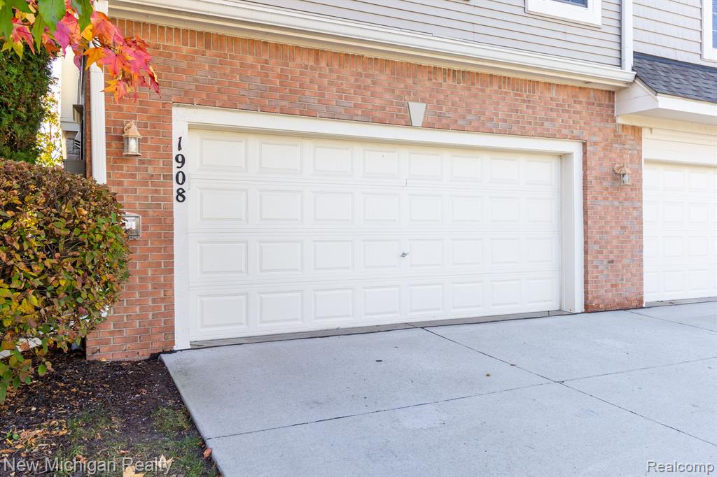 1908 CEDAR VALLEY Drive, Canton, MI 48188 — Photo 38
