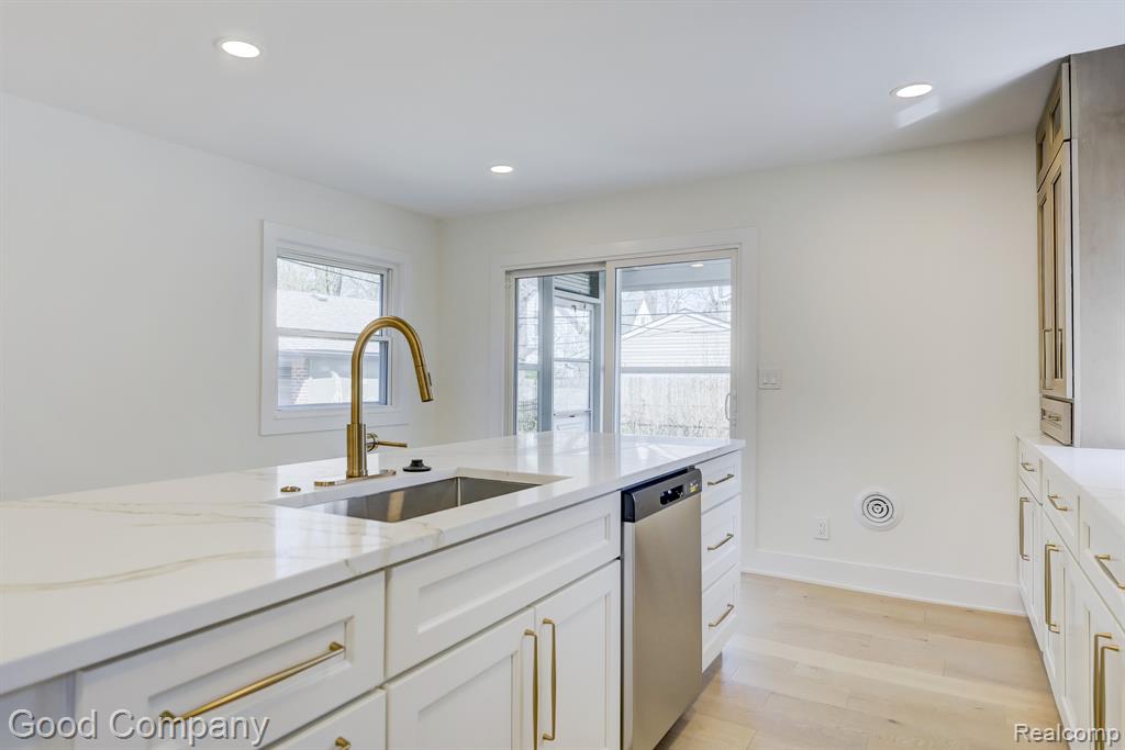 23 Fairwood Boulevard, Pleasant Ridge, MI — Photo 17
