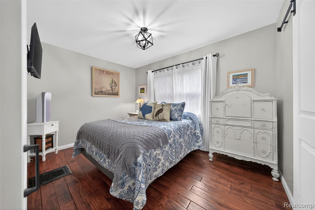 1430 Benvenue Street, Sylvan Lake, MI 48320 — Photo 26