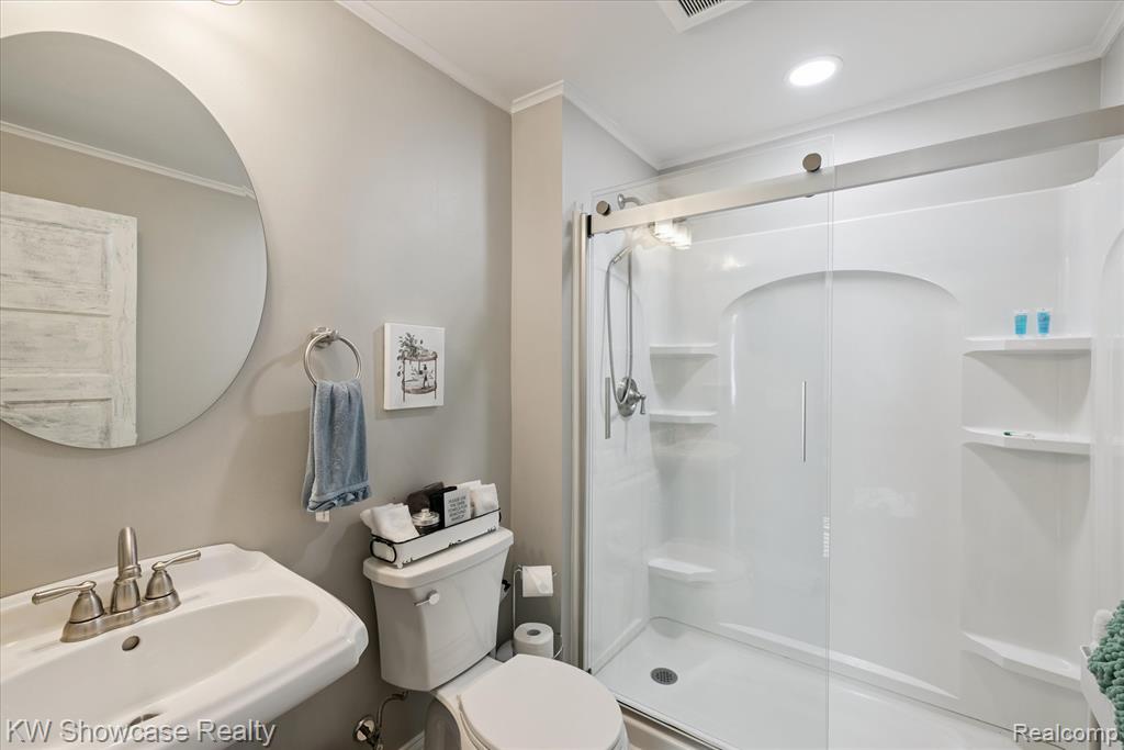 603 W Clinton Street, Howell, MI 48843 — Photo 16