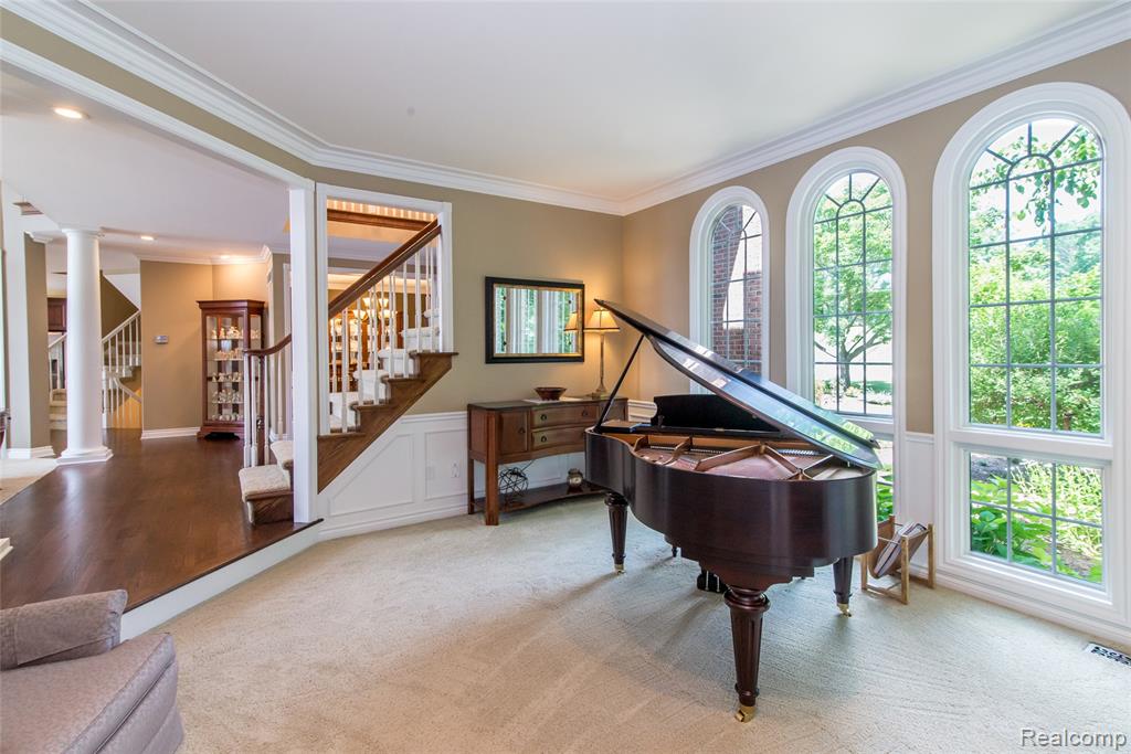 3166 W Beach Lake Drive, Milford, MI, 48380