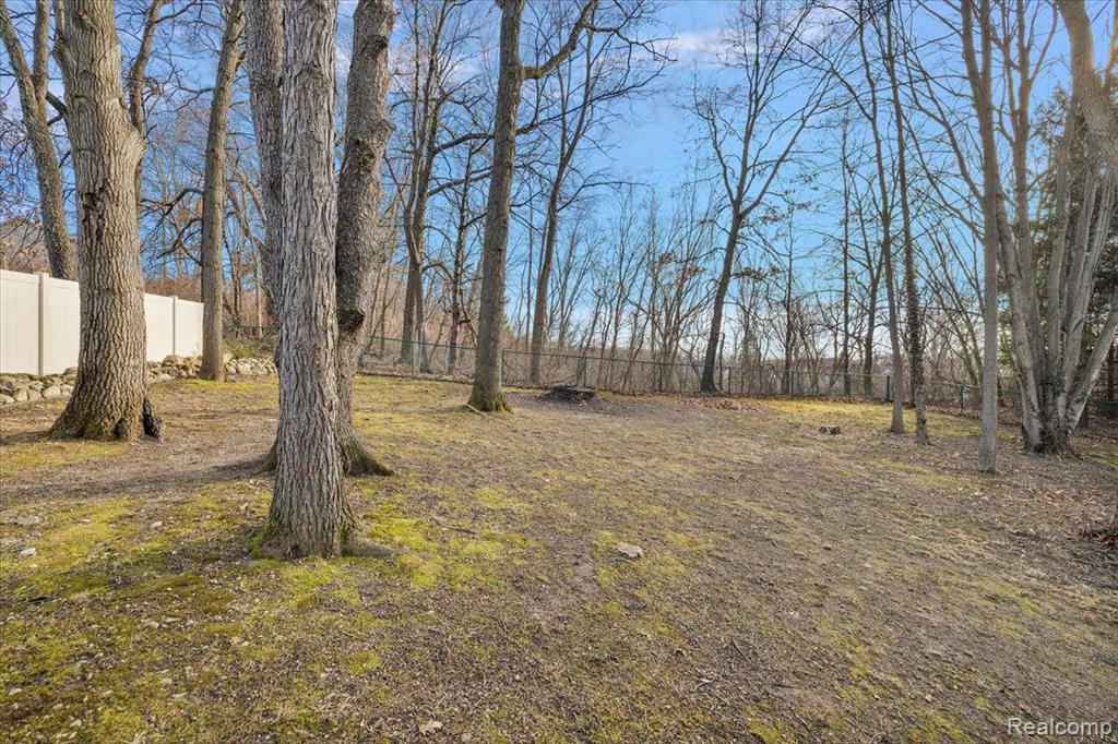 5621 SALLY Road, Clarkston, MI 48348 — Photo 61