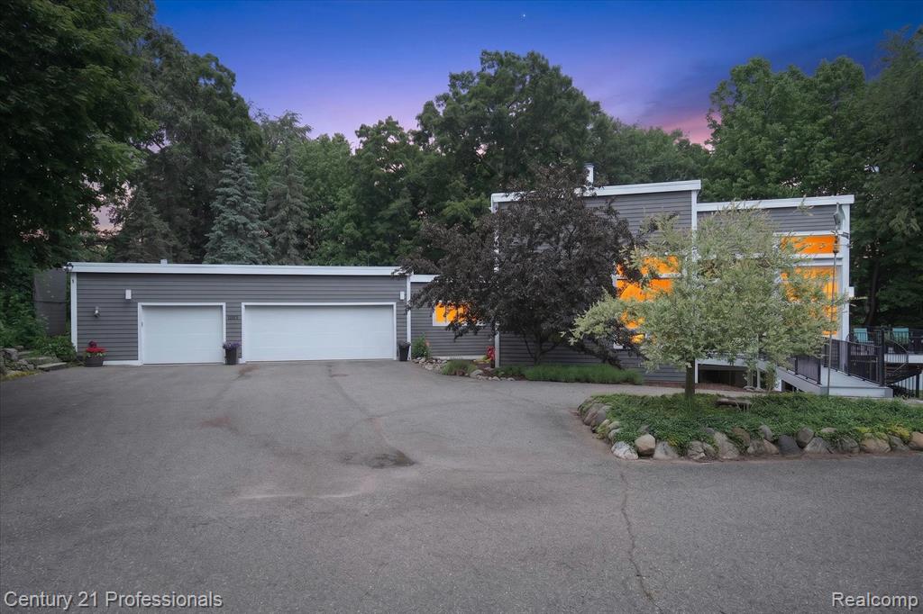 5255 Oak Hill Trail N, Commerce Twp, MI 48382 — Photo 9
