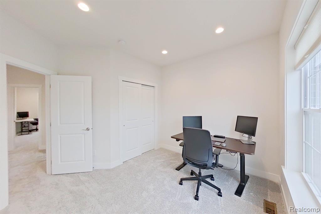 51060 LAUREL Park Drive, Canton, MI 48188 — Photo 39