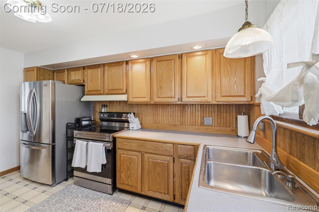 8825 Nebraska Street, Livonia, MI 48150 — Photo 17