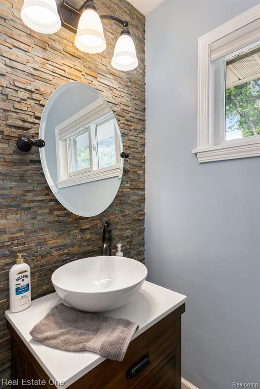 994 HAMPSTEAD Lane, Rochester Hills, MI 48309 — Photo 11
