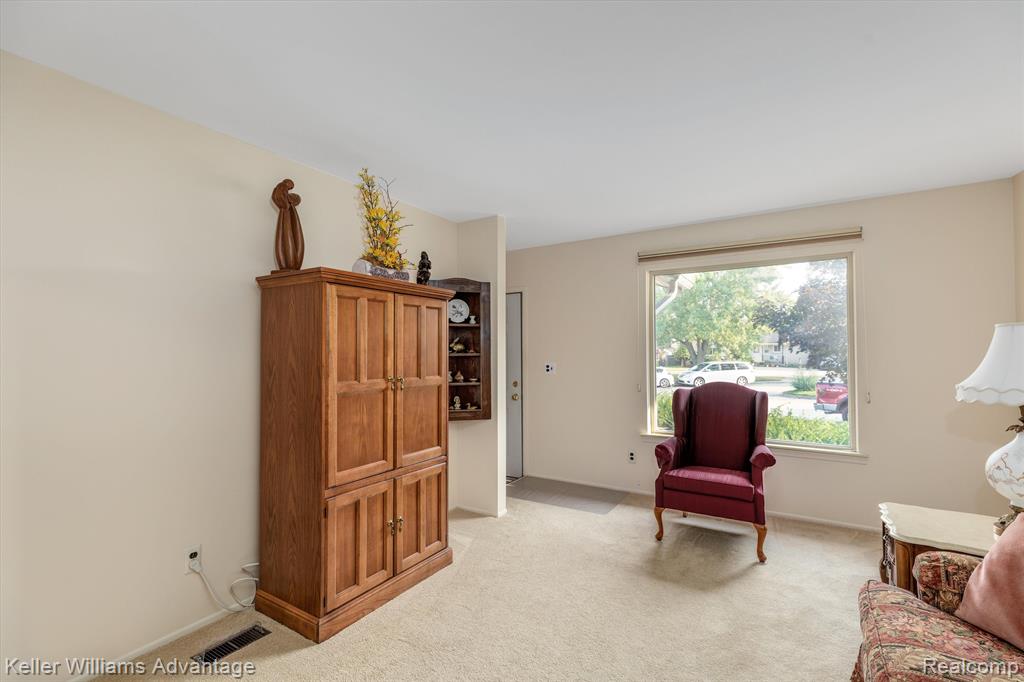 44284 SUFFOLK, Canton, MI 48187 — Photo 6