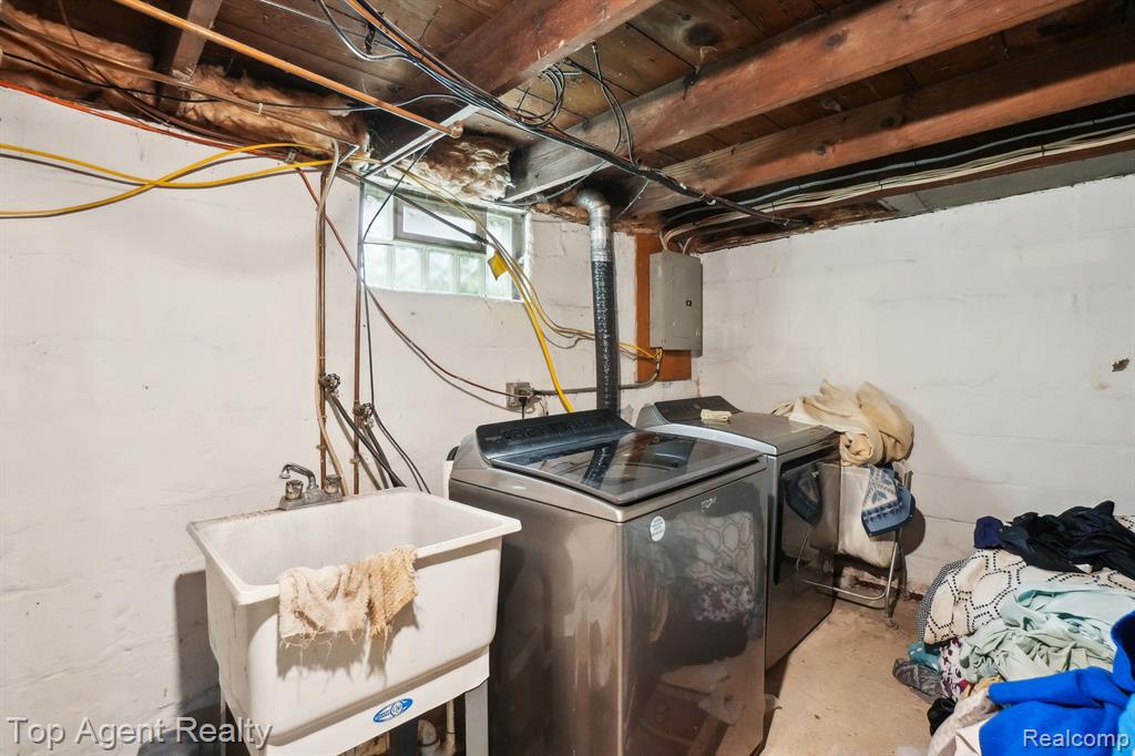 933 CAMERON Avenue, Pontiac, MI 48340 — Photo 22