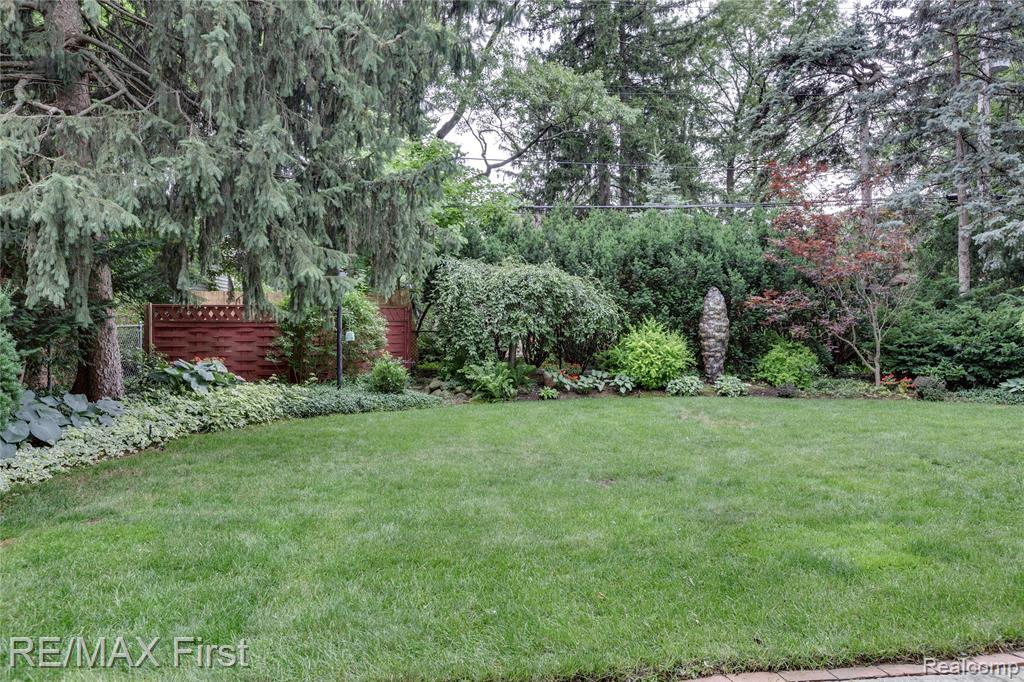 815 Oakridge, Ferndale, MI 48220 — Photo 42