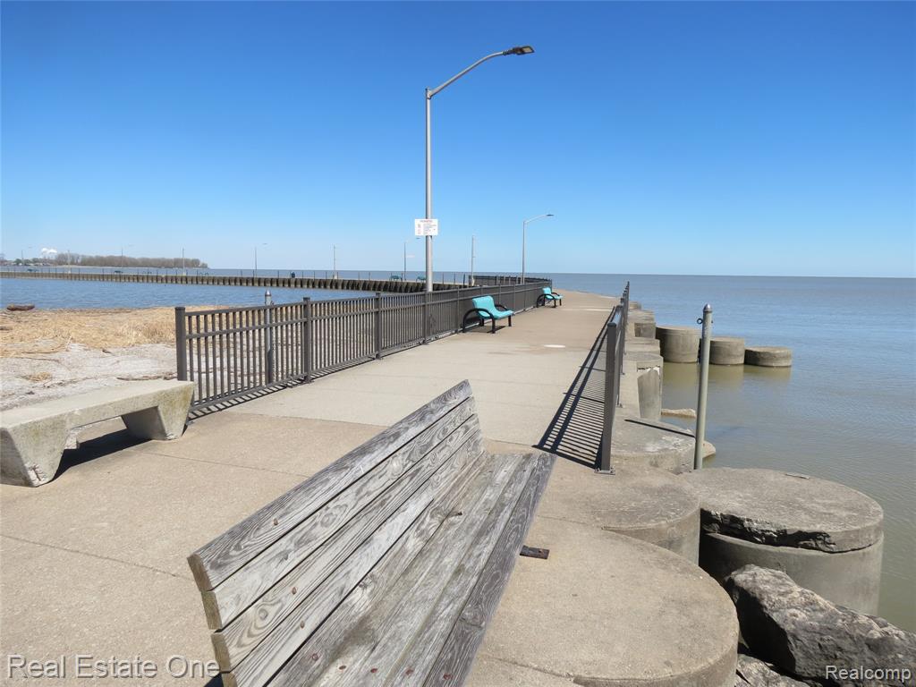 4583 Allen Cove Road, Luna Pier, MI 48157 — Photo 22