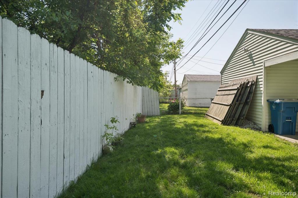 24315 Currier Street, Dearborn Heights, MI 48125 — Photo 31