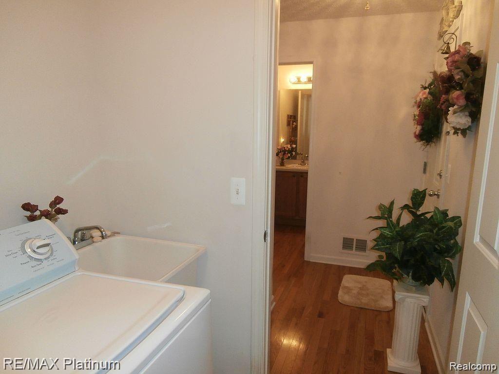 707 Glenlivet Street, Howell, MI 48843 — Photo 21