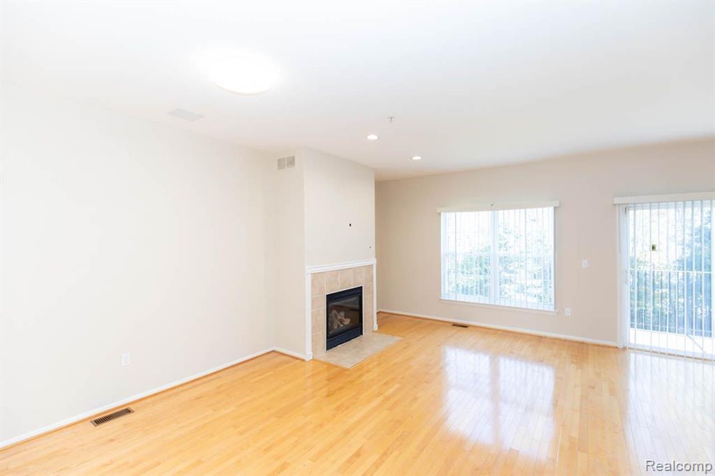475 CHERRY ORCHARD Road, Canton, MI 48188 — Photo 6
