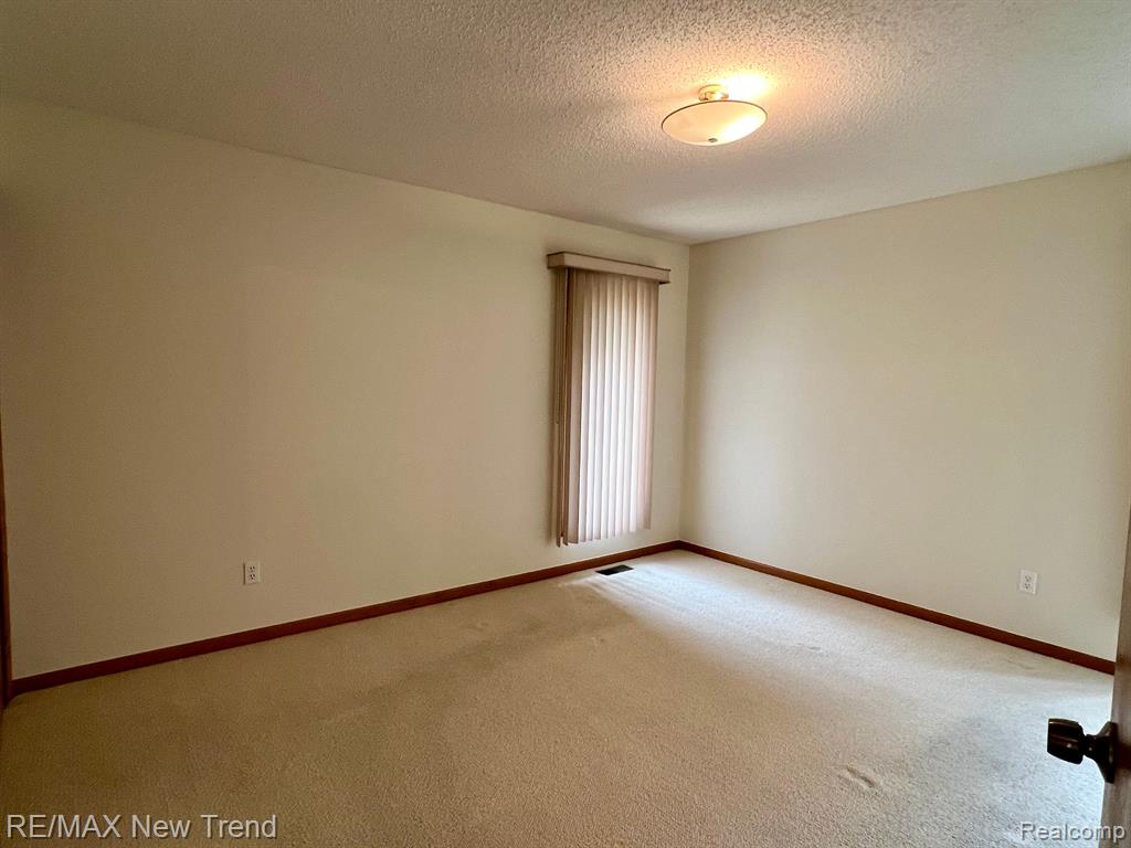 22135 RIVER RIDGE Trail, Farmington Hills, MI 48335 — Photo 16