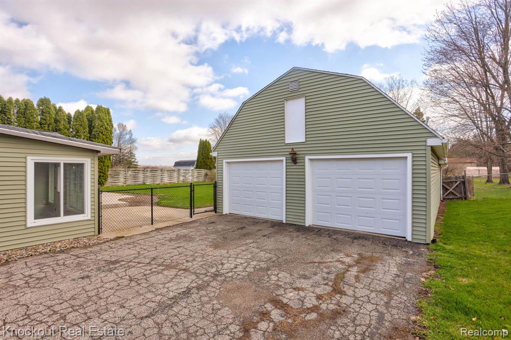 6960 GARFIELD Road, Freeland, MI 48623 — Photo 29