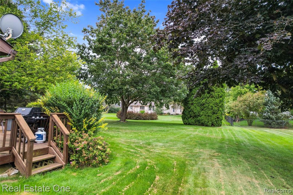 59652 Sunridge Drive, New Hudson, MI 48165 — Photo 31