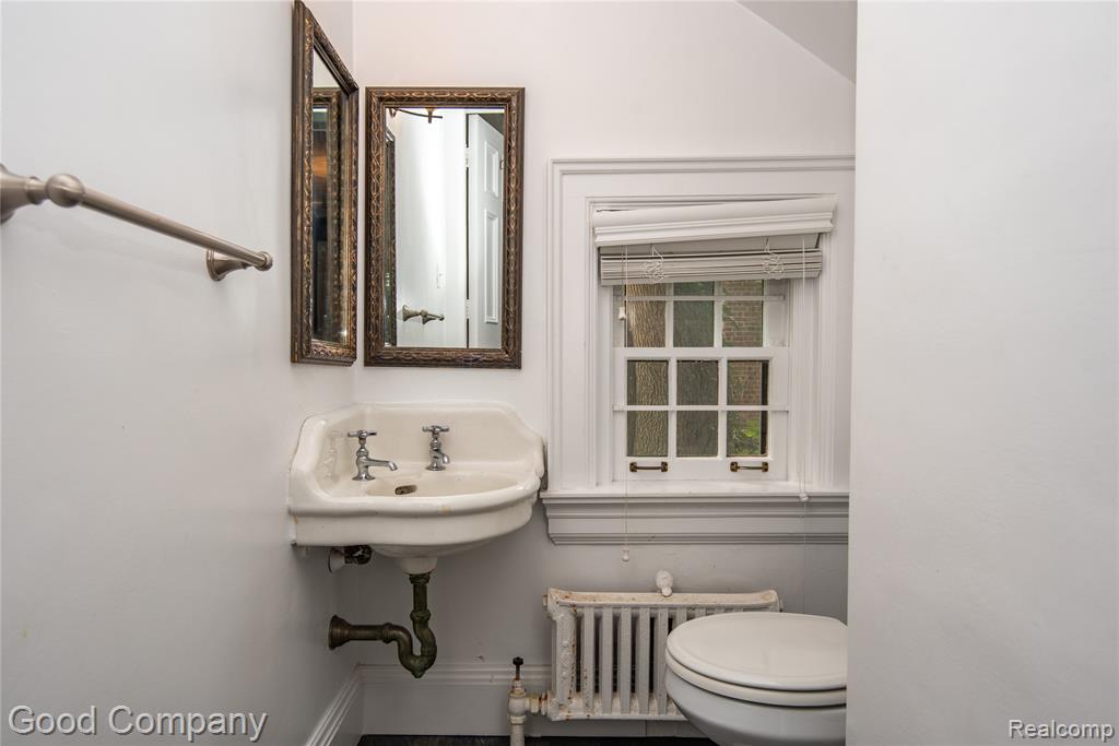 1704 Iroquois Street, Detroit, MI 48214 — Photo 23