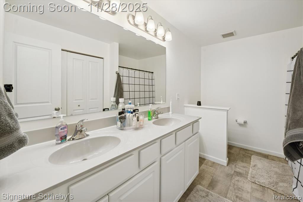 3680 Amber Oaks Drive, Howell, MI 48855 — Photo 33
