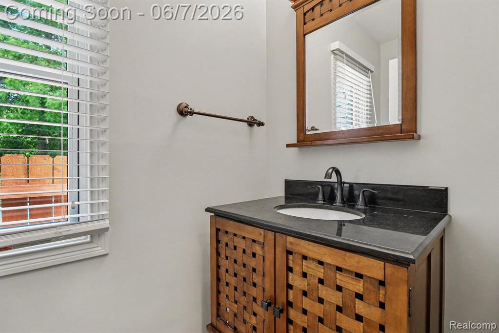 4071 Shore Crest Drive, West Bloomfield, MI 48323 — Photo 20