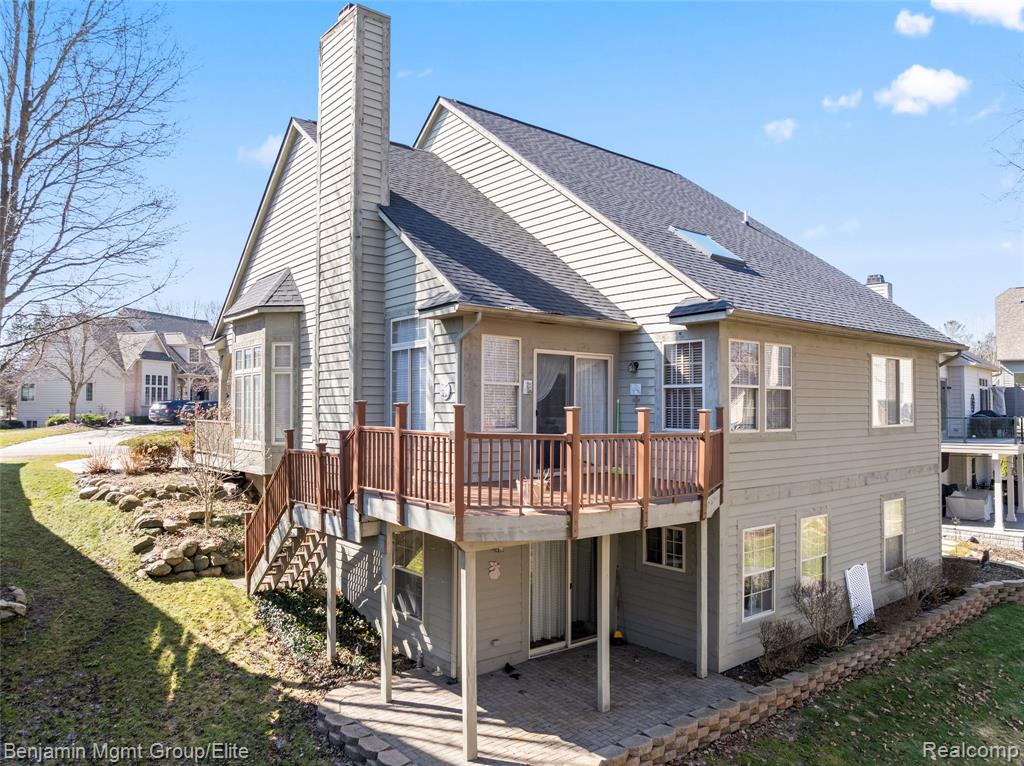 5380 Versailles Avenue, Brighton, MI 48116 — Photo 2
