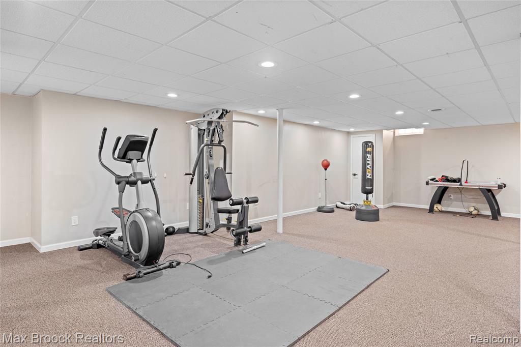 6986 Crosswell Drive, West Bloomfield, MI — Photo 48