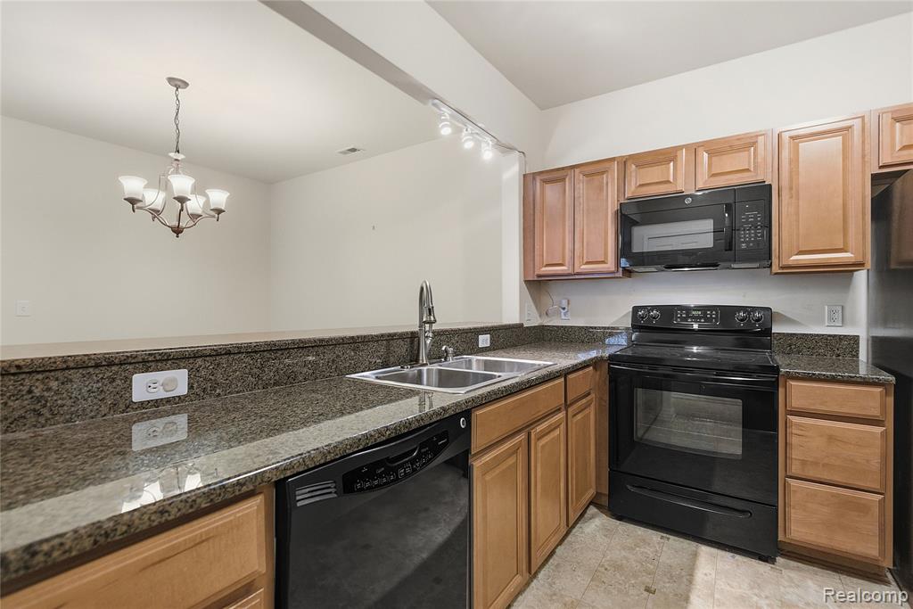 26985 Carrington Place, Harrison Township, MI — Photo 6