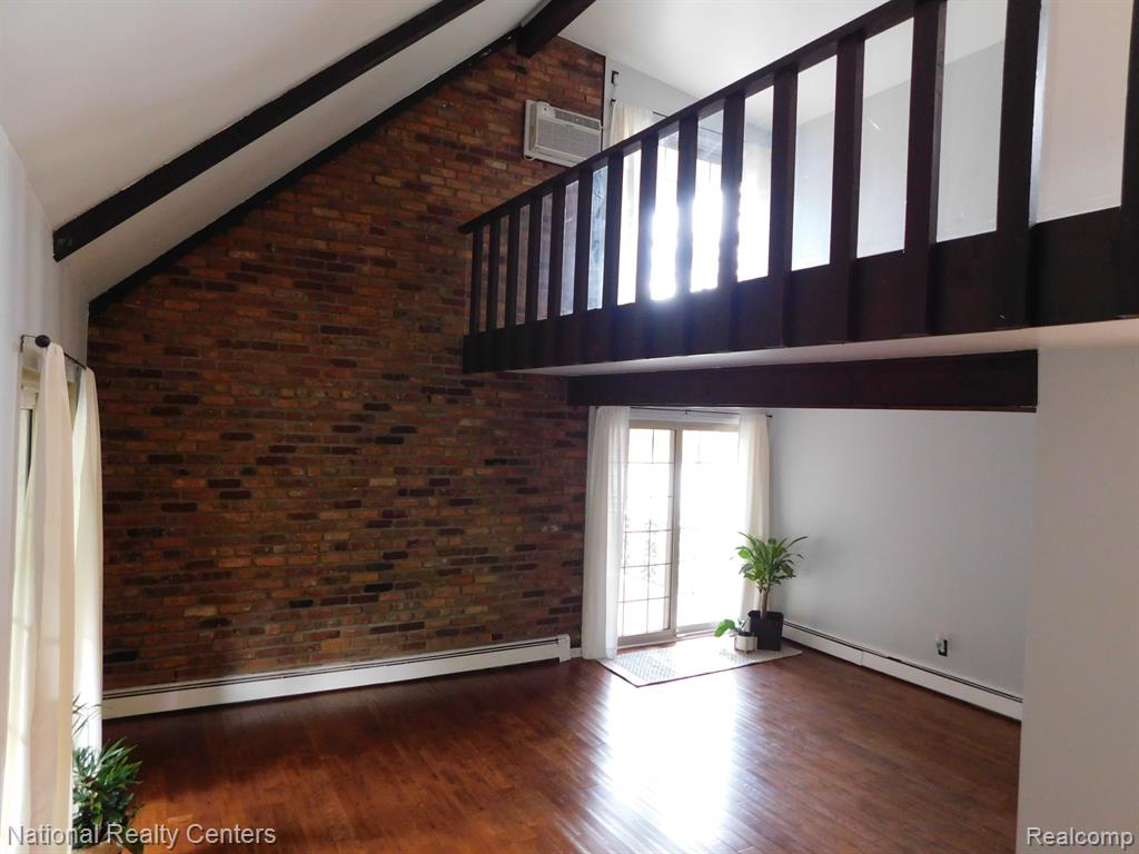 2334 W 14 MILE Road, 11, Royal Oak, MI 48073 — Photo 3