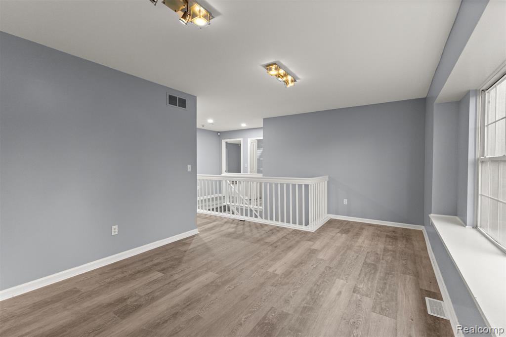 10913 Edlie Circle, Dearborn Heights, MI 48214 — Photo 21