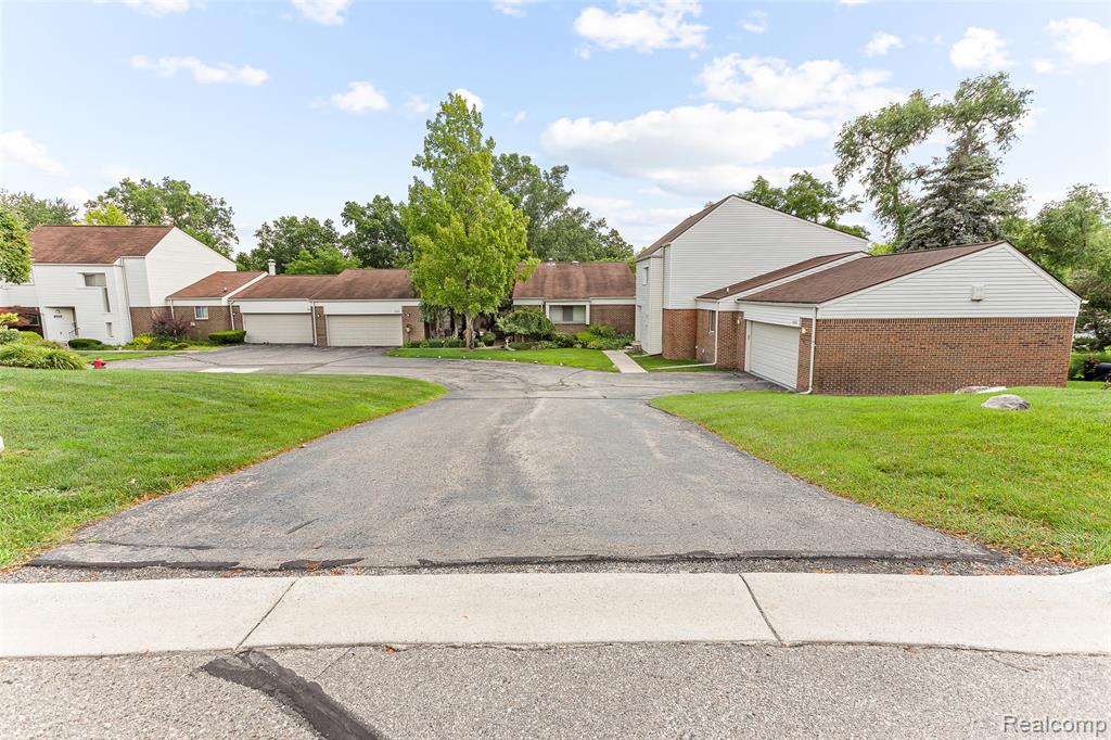5317 Fairway Lane, West Bloomfield, MI 48323 — Photo 45