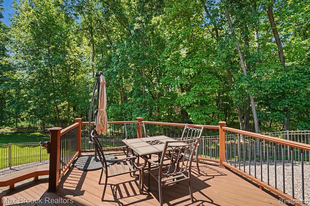 1300 Oak Hollow Drive, Milford, MI 48380 — Photo 41