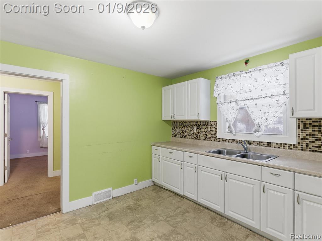 4350 Lotus Drive, Waterford, MI 48329 — Photo 11