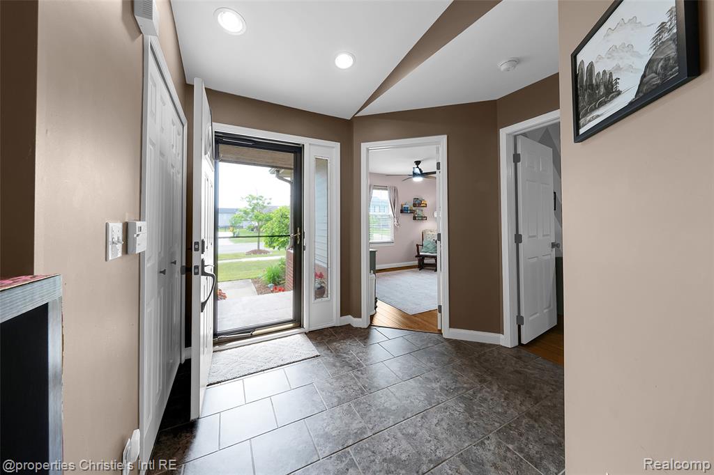 52287 Huntley Avenue, New Baltimore, MI 48047 — Photo 5