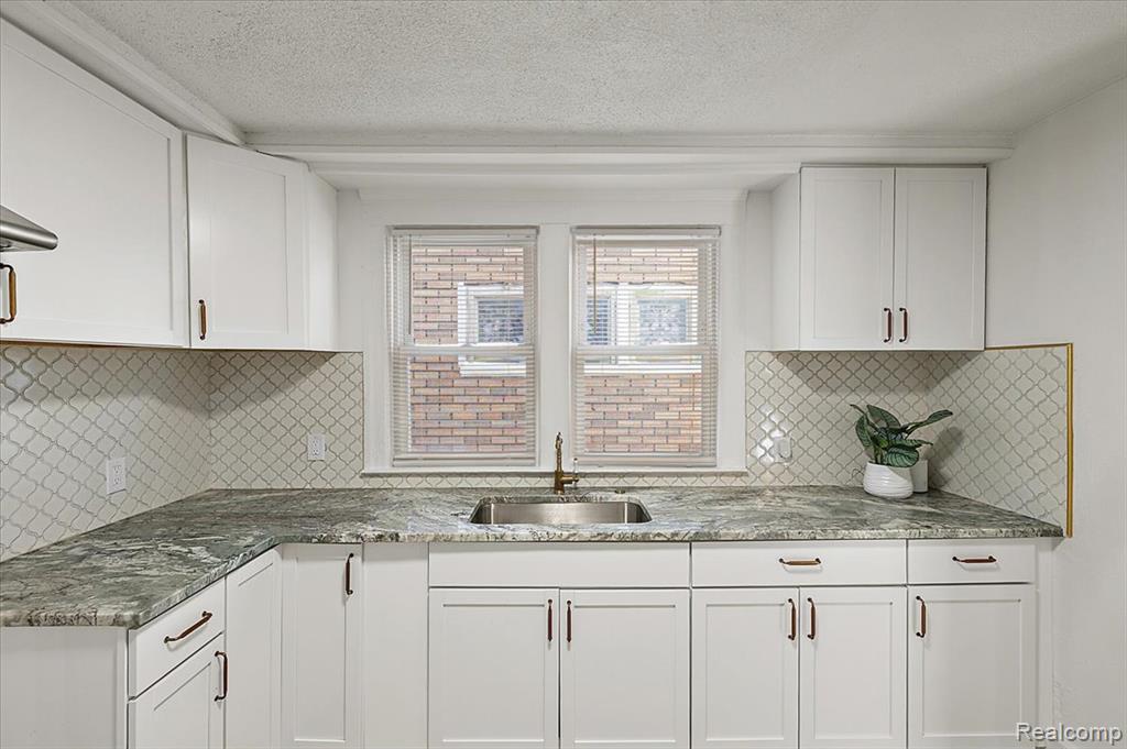 3869 Burns Street, Detroit, MI 48214 — Photo 11
