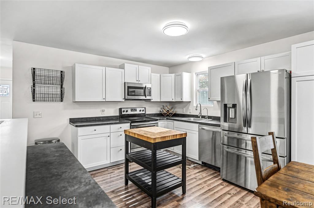10311 Walnut Shores Drive, Fenton, MI 48430 — Photo 12