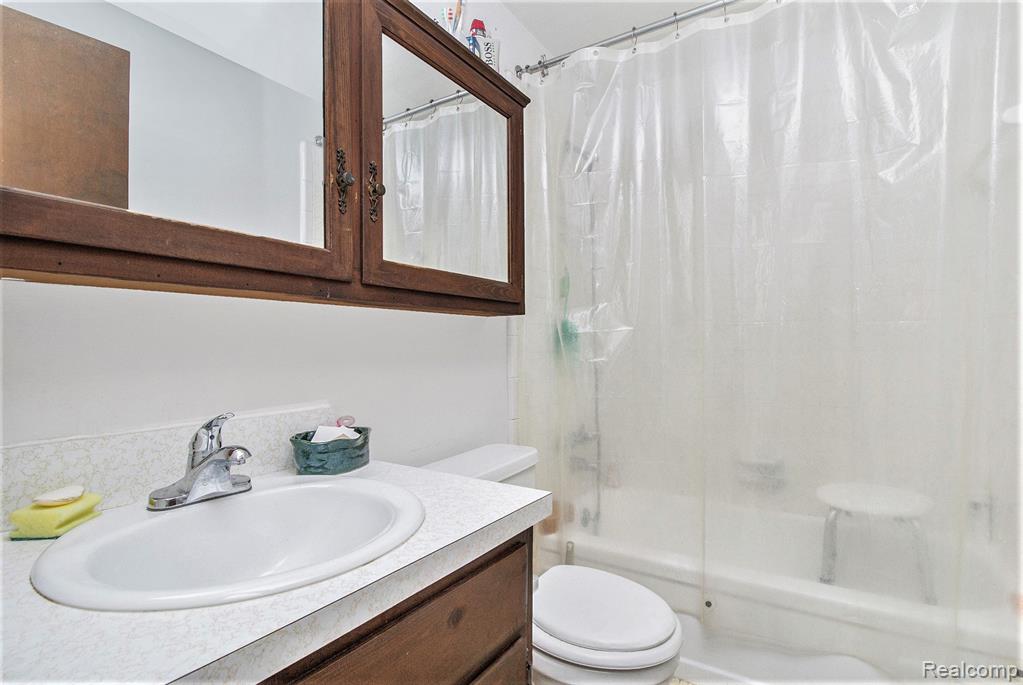 6525 Little Turkey Run, Shelby Twp, MI 48317 — Photo 12