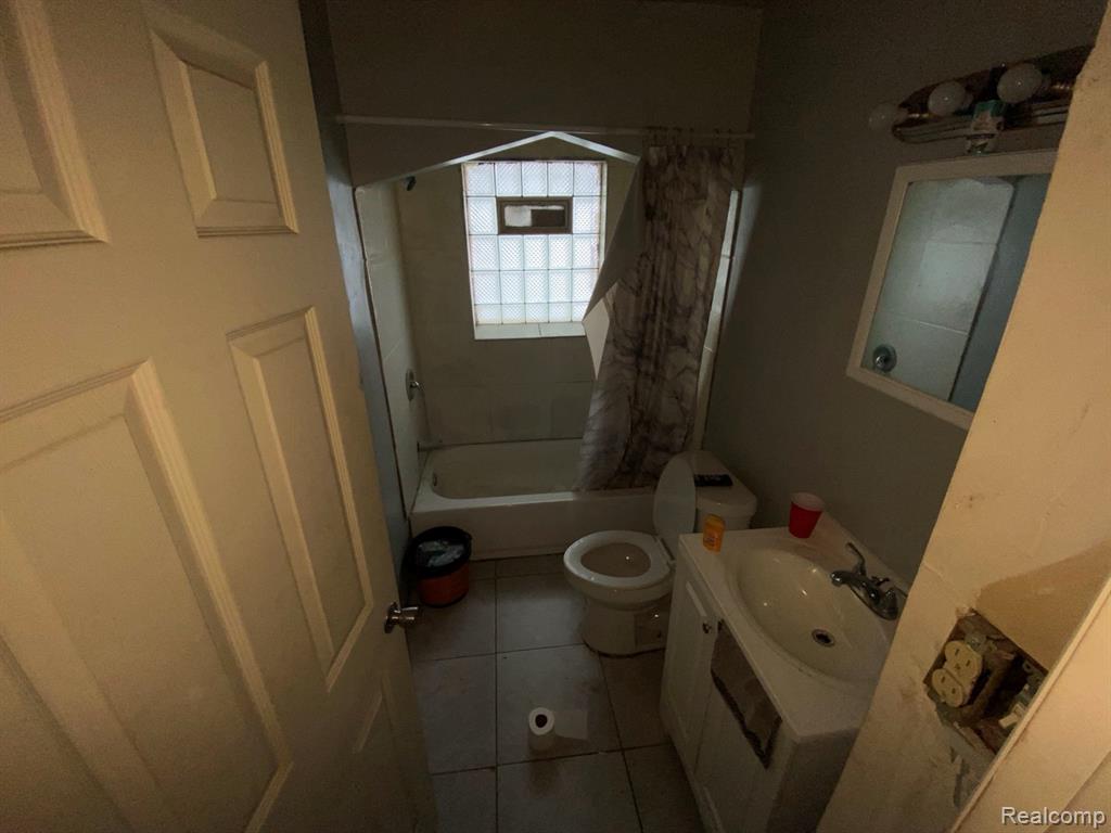 15300 W Chicago Street, Detroit, MI 48228 — Photo 8