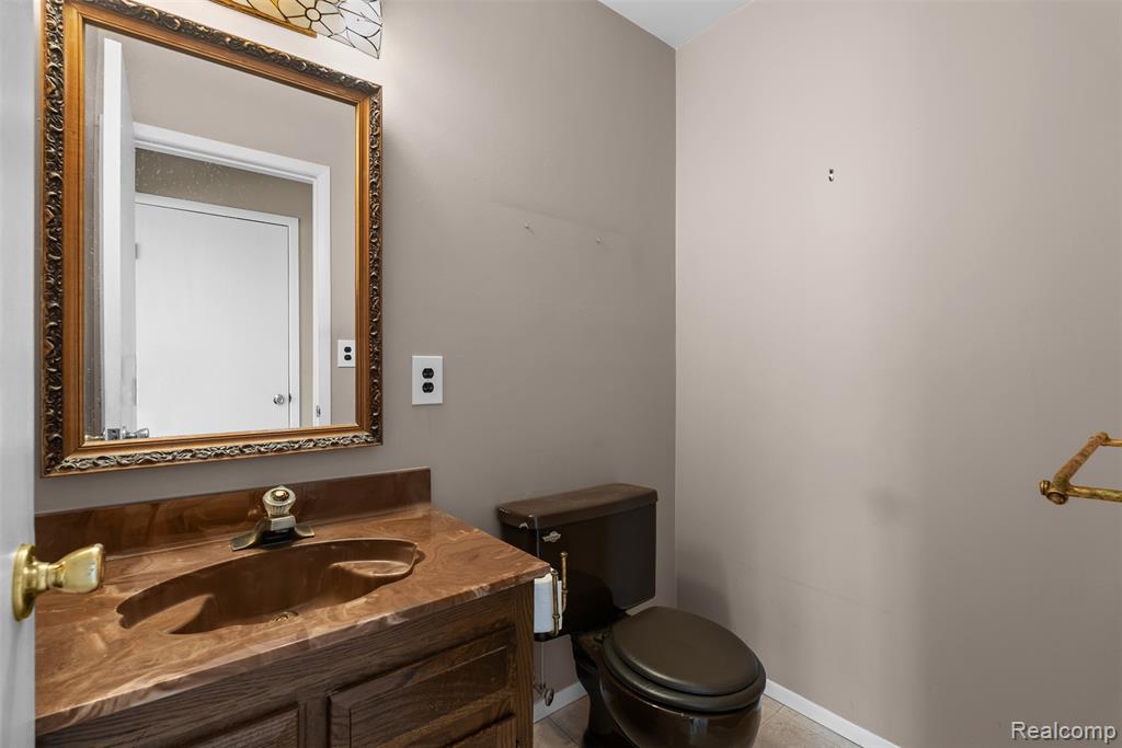 487 Pinehurst Drive, Rochester Hills, MI 48309 — Photo 17