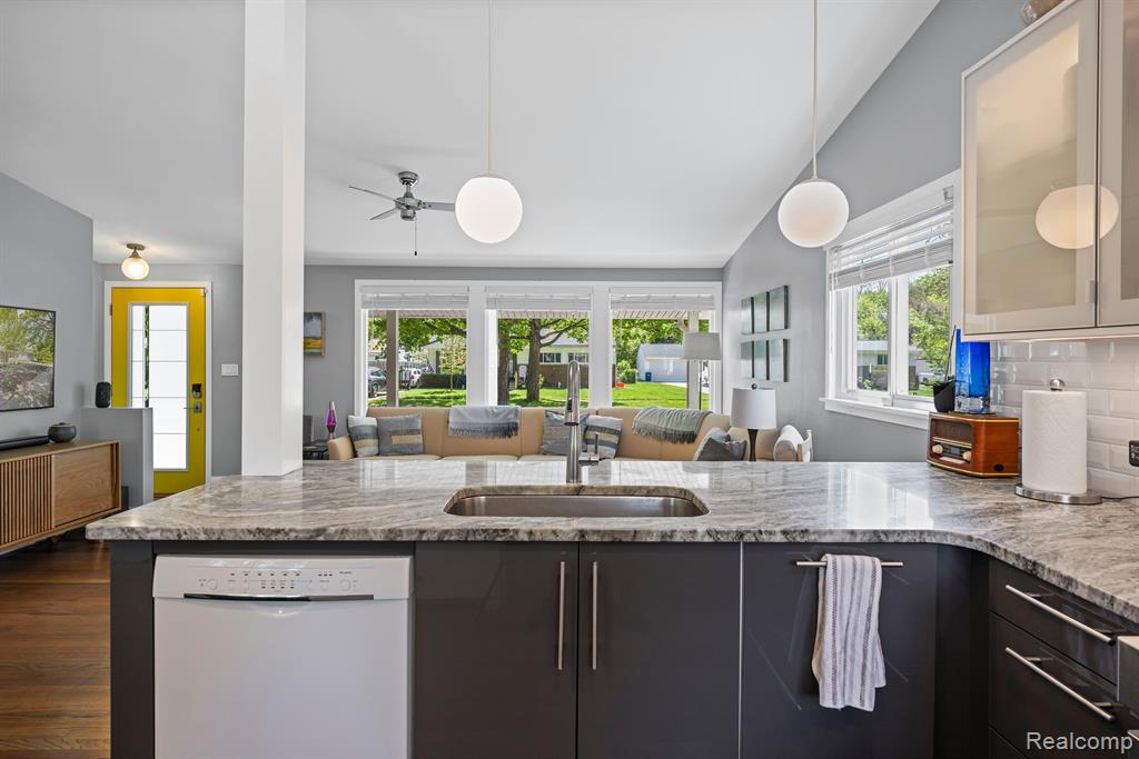 2710 Radcliffe Avenue, Ann Arbor, MI 48104 — Photo 18
