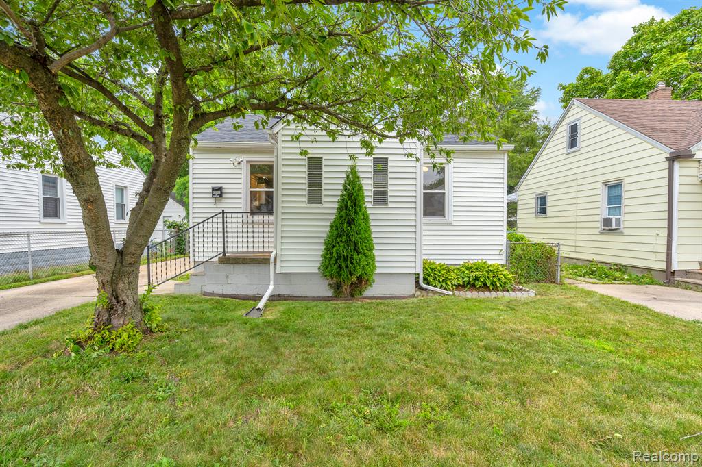 8661 Cadillac Avenue, Warren, MI 48089 — Photo 2