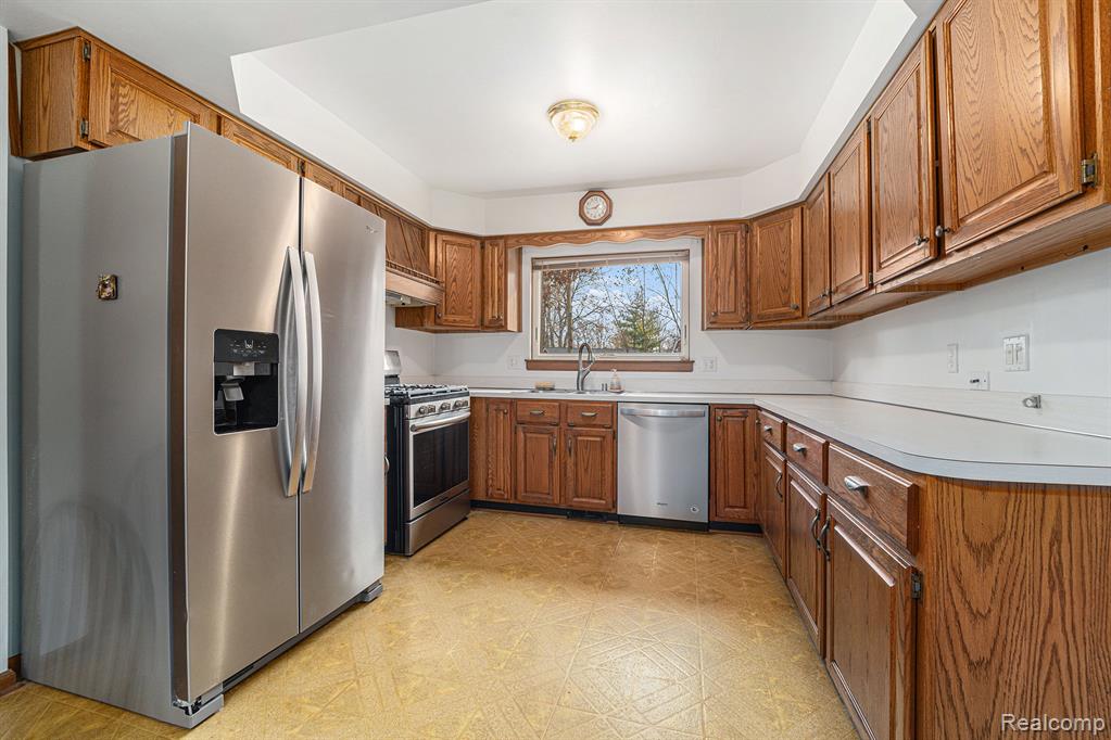 48796 Palmyra Drive, Shelby Twp, MI 48317 — Photo 15