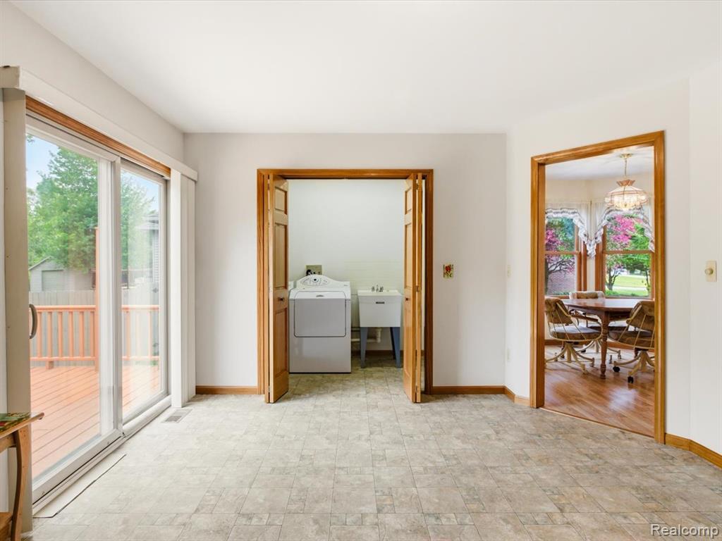4305 Juniper Lane, Port Huron, MI 48060 — Photo 26