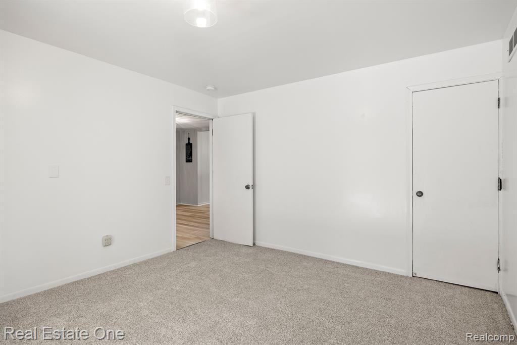39764 BONNIE COURT, Clinton Twp, MI 48038 — Photo 18