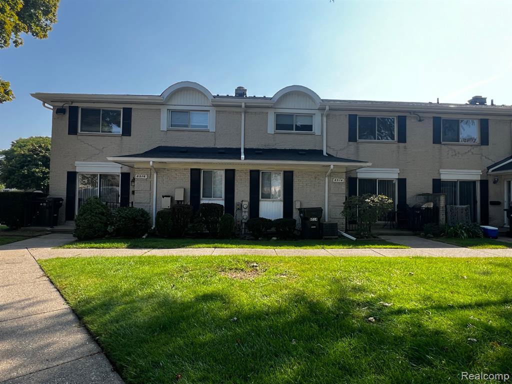 8514 HAMPSHIRE Drive, Sterling Heights, MI 48313 — Photo 2
