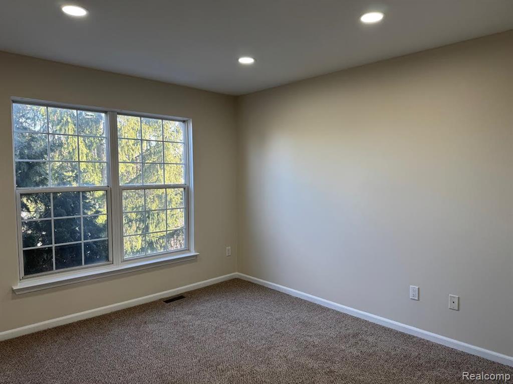 4790 MADDIE Lane, Dearborn, MI 48126 — Photo 17