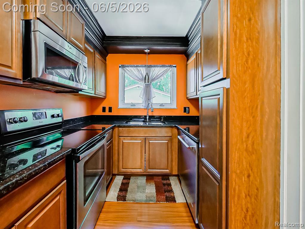 719 E Summit Street, Milford, MI 48381 — Photo 6